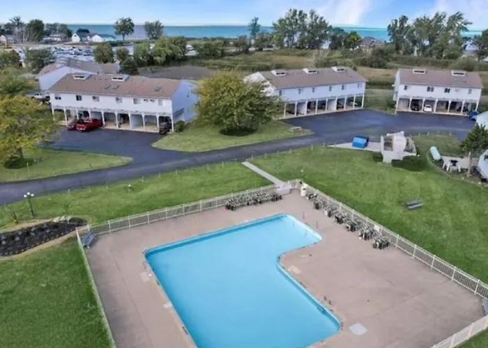 Sunnie Days Condo In Oak Harbor On Lake Erie!
